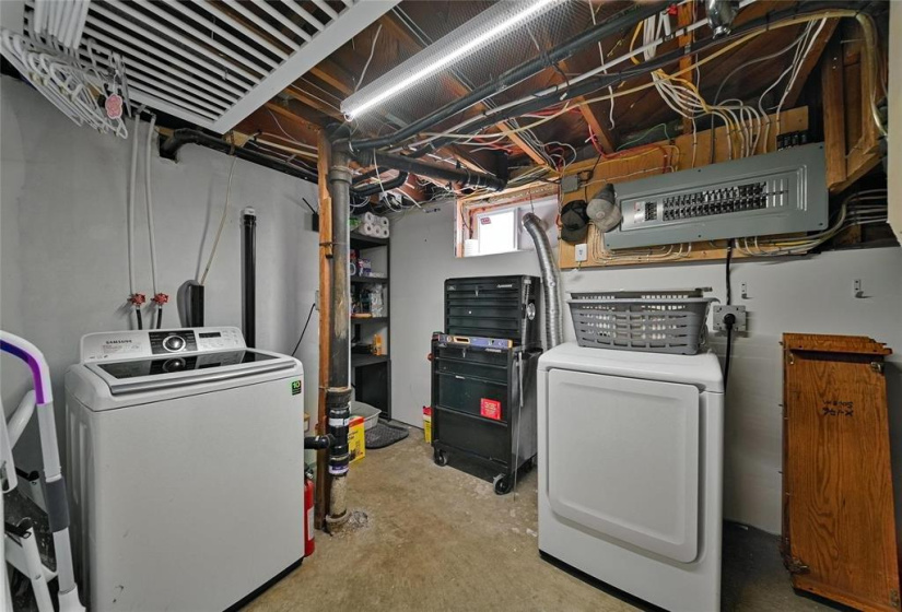 66 Glenlawn, 3 Bedrooms Bedrooms, 9 Rooms Rooms,2 BathroomsBathrooms,Residential,For Sale,Glenlawn