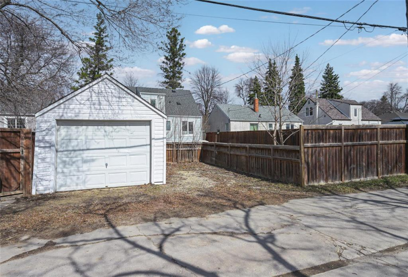 66 Glenlawn, 3 Bedrooms Bedrooms, 9 Rooms Rooms,2 BathroomsBathrooms,Residential,For Sale,Glenlawn