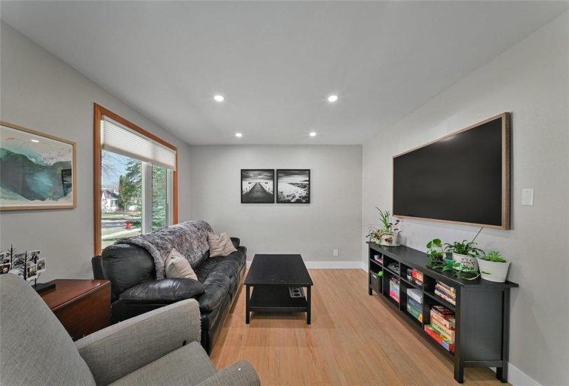 66 Glenlawn, 3 Bedrooms Bedrooms, 9 Rooms Rooms,2 BathroomsBathrooms,Residential,For Sale,Glenlawn