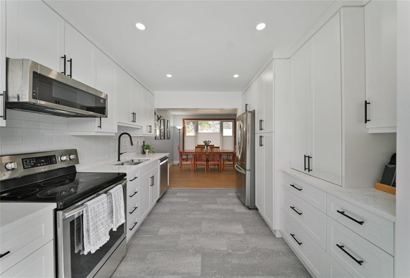 66 Glenlawn, 3 Bedrooms Bedrooms, 9 Rooms Rooms,2 BathroomsBathrooms,Residential,For Sale,Glenlawn