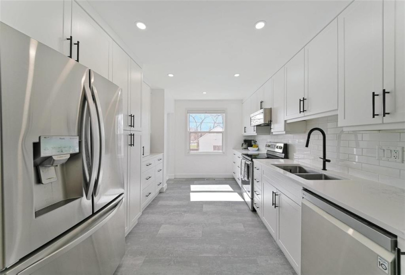 66 Glenlawn, 3 Bedrooms Bedrooms, 9 Rooms Rooms,2 BathroomsBathrooms,Residential,For Sale,Glenlawn