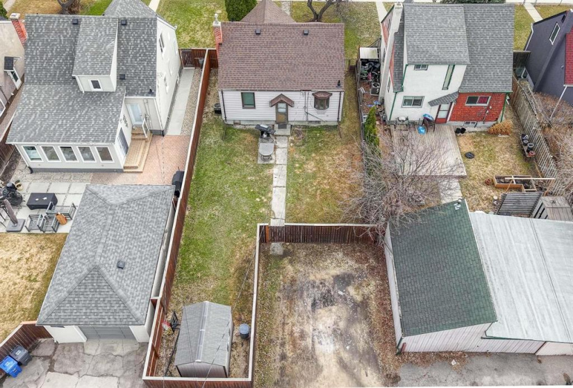 127 Des Meurons, 2 Bedrooms Bedrooms, 5 Rooms Rooms,1 BathroomBathrooms,Residential,For Sale,Des Meurons