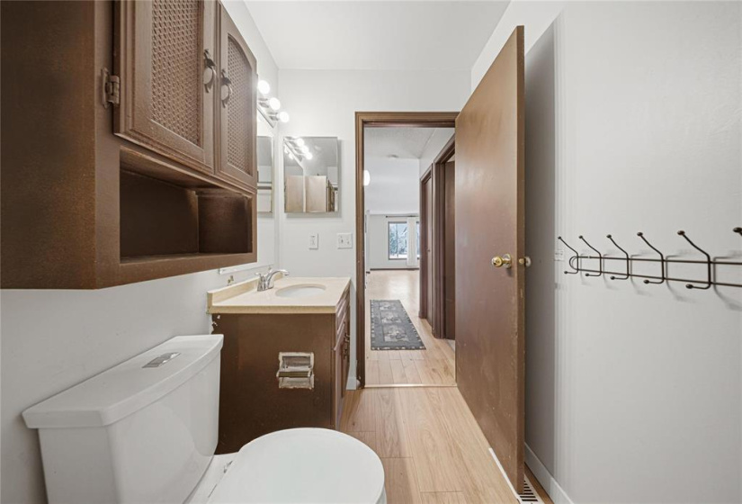 36 Queensbury, 3 Bedrooms Bedrooms, 8 Rooms Rooms,2 BathroomsBathrooms,Residential,For Sale,Queensbury