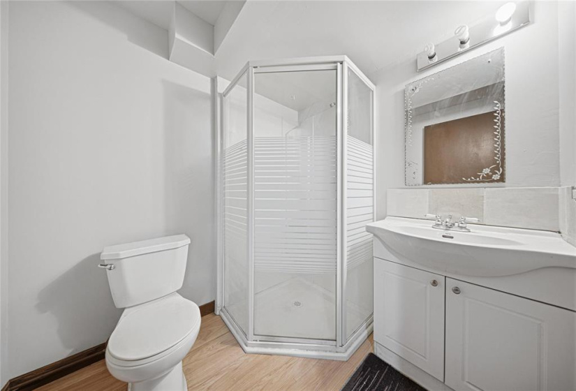 36 Queensbury, 3 Bedrooms Bedrooms, 8 Rooms Rooms,2 BathroomsBathrooms,Residential,For Sale,Queensbury