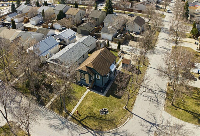 36 Queensbury, 3 Bedrooms Bedrooms, 8 Rooms Rooms,2 BathroomsBathrooms,Residential,For Sale,Queensbury