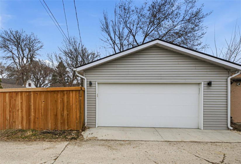 760 Bannerman, 1 Bedroom Bedrooms, 5 Rooms Rooms,1 BathroomBathrooms,Residential,For Sale,Bannerman