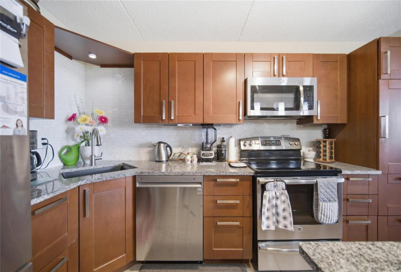 916 Cloutier, 2 Bedrooms Bedrooms, 7 Rooms Rooms,1 BathroomBathrooms,Condominium,For Sale,Cloutier