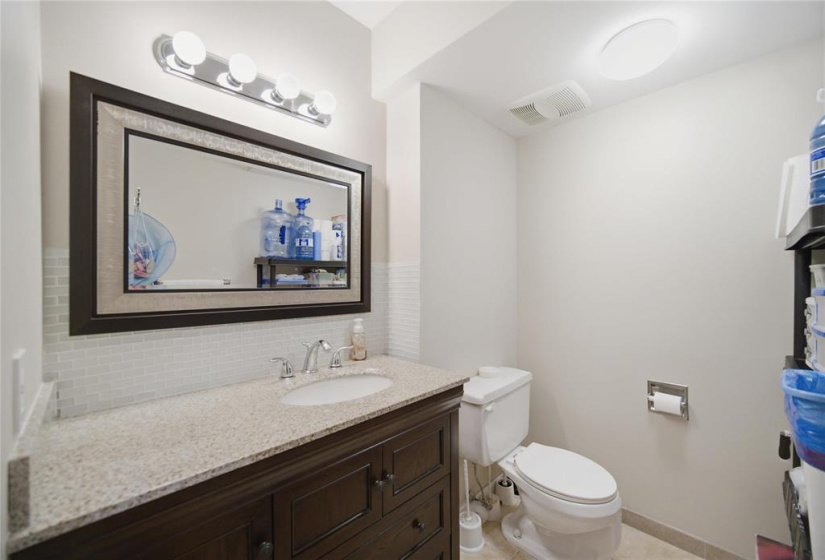 916 Cloutier, 2 Bedrooms Bedrooms, 7 Rooms Rooms,1 BathroomBathrooms,Condominium,For Sale,Cloutier