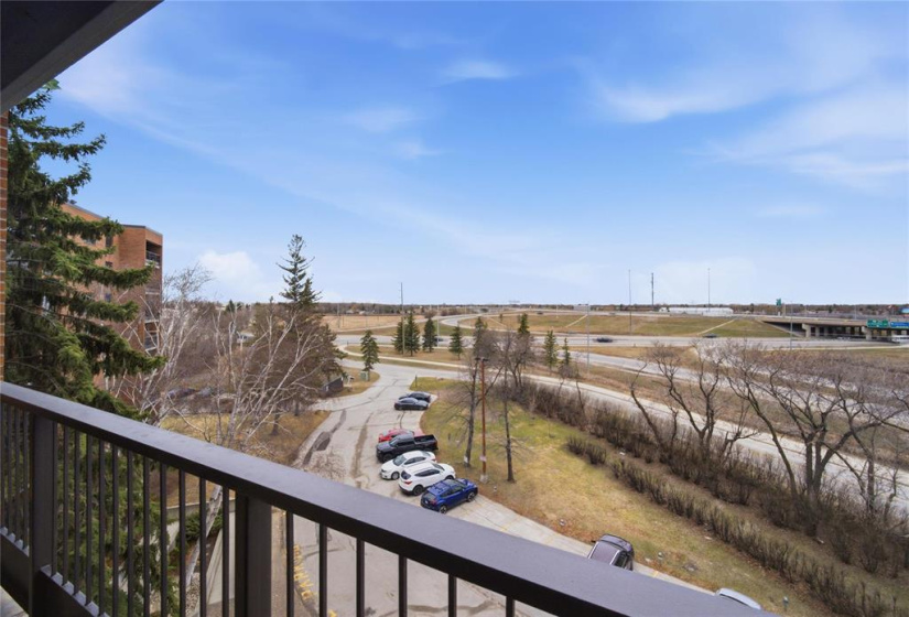 916 Cloutier, 2 Bedrooms Bedrooms, 7 Rooms Rooms,1 BathroomBathrooms,Condominium,For Sale,Cloutier