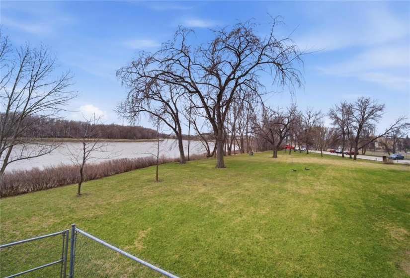 916 Cloutier, 2 Bedrooms Bedrooms, 7 Rooms Rooms,1 BathroomBathrooms,Condominium,For Sale,Cloutier