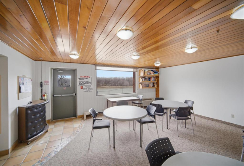 916 Cloutier, 2 Bedrooms Bedrooms, 7 Rooms Rooms,1 BathroomBathrooms,Condominium,For Sale,Cloutier