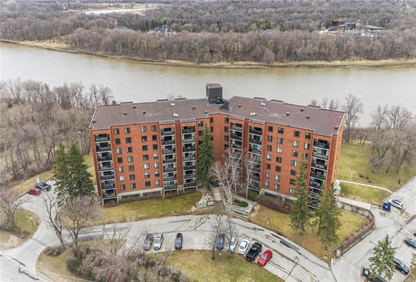 916 Cloutier, 2 Bedrooms Bedrooms, 7 Rooms Rooms,1 BathroomBathrooms,Condominium,For Sale,Cloutier
