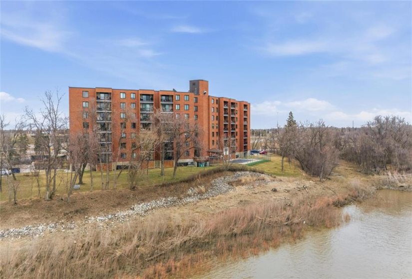 916 Cloutier, 2 Bedrooms Bedrooms, 7 Rooms Rooms,1 BathroomBathrooms,Condominium,For Sale,Cloutier