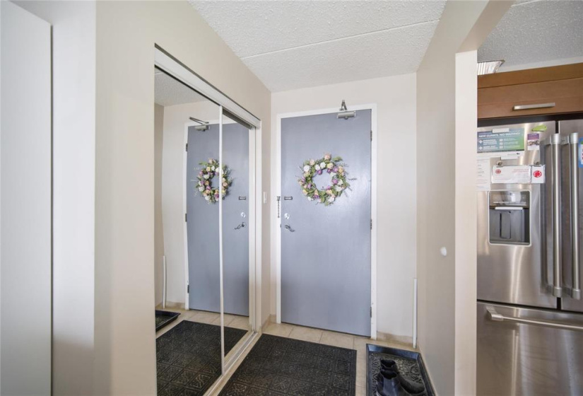 916 Cloutier, 2 Bedrooms Bedrooms, 7 Rooms Rooms,1 BathroomBathrooms,Condominium,For Sale,Cloutier
