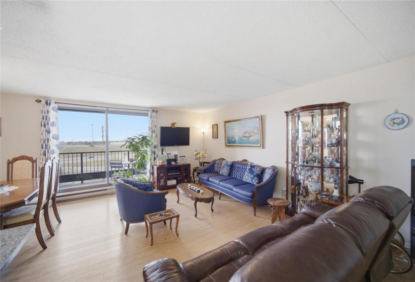 916 Cloutier, 2 Bedrooms Bedrooms, 7 Rooms Rooms,1 BathroomBathrooms,Condominium,For Sale,Cloutier
