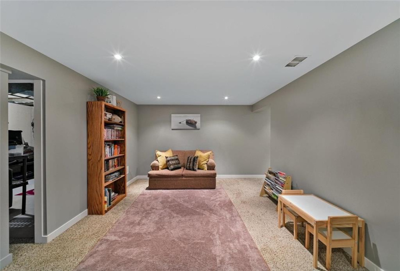 19 Magellan, 5 Bedrooms Bedrooms, 12 Rooms Rooms,2 BathroomsBathrooms,Residential,For Sale,Magellan
