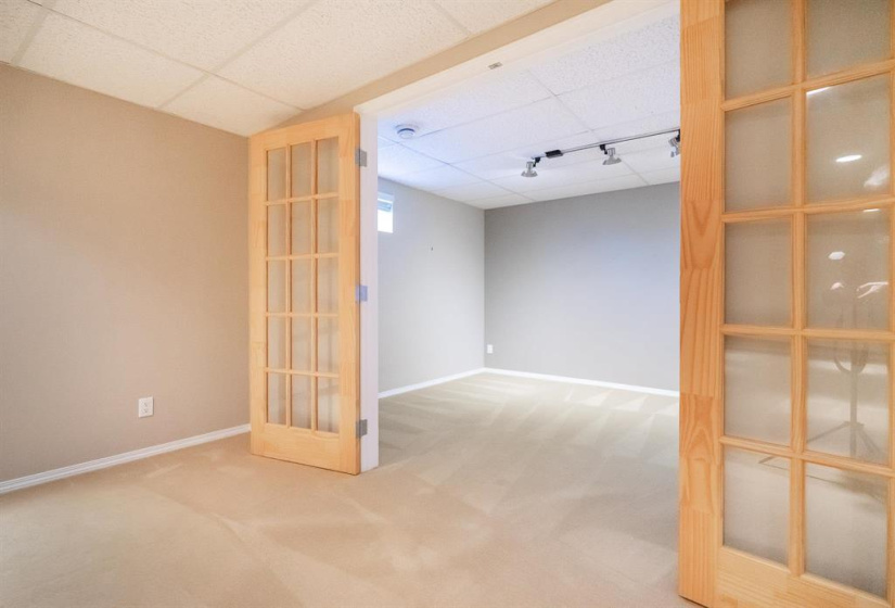 100 Royal Mint, 3 Bedrooms Bedrooms, 12 Rooms Rooms,3 BathroomsBathrooms,Condominium,For Sale,Royal Mint