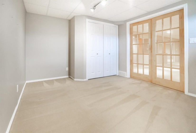 100 Royal Mint, 3 Bedrooms Bedrooms, 12 Rooms Rooms,3 BathroomsBathrooms,Condominium,For Sale,Royal Mint