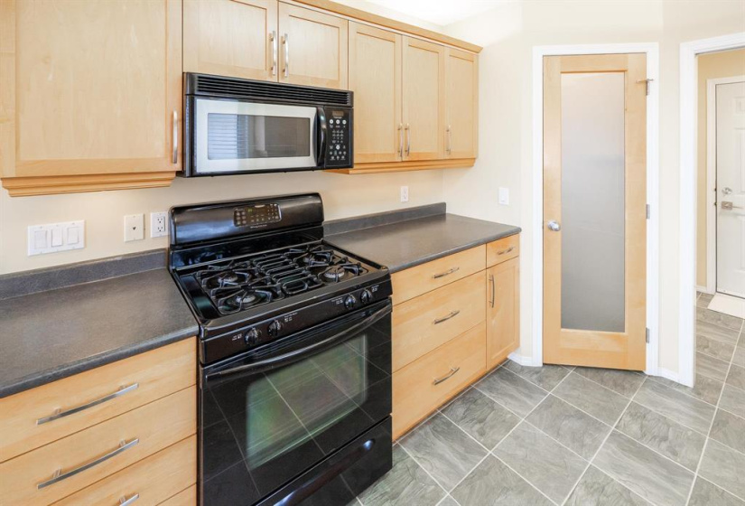 100 Royal Mint, 3 Bedrooms Bedrooms, 12 Rooms Rooms,3 BathroomsBathrooms,Condominium,For Sale,Royal Mint