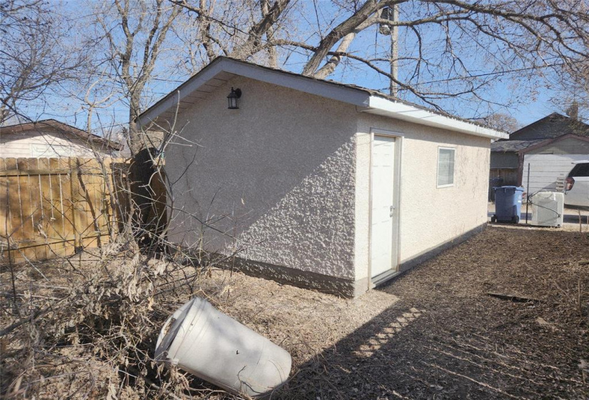 668 Dudley, ,Residential,For Sale,Dudley