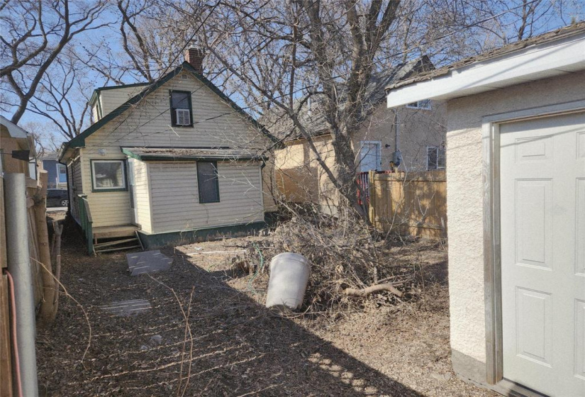 668 Dudley, ,Residential,For Sale,Dudley