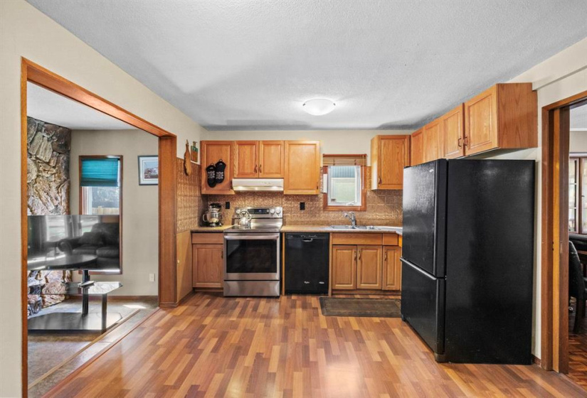655 Laxdal, 3 Bedrooms Bedrooms, 10 Rooms Rooms,1 BathroomBathrooms,Residential,For Sale,Laxdal
