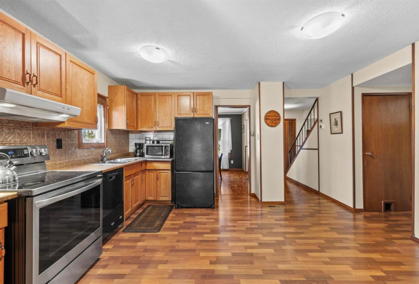 655 Laxdal, 3 Bedrooms Bedrooms, 10 Rooms Rooms,1 BathroomBathrooms,Residential,For Sale,Laxdal