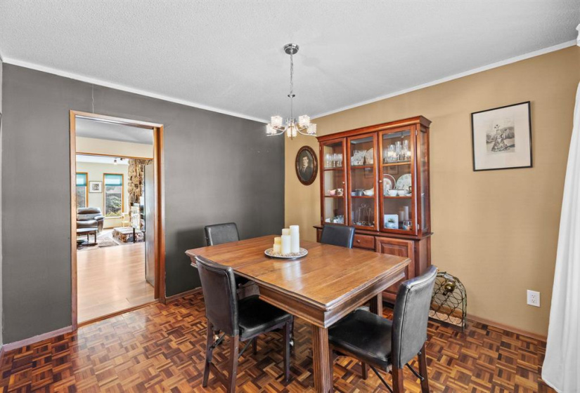 655 Laxdal, 3 Bedrooms Bedrooms, 10 Rooms Rooms,1 BathroomBathrooms,Residential,For Sale,Laxdal