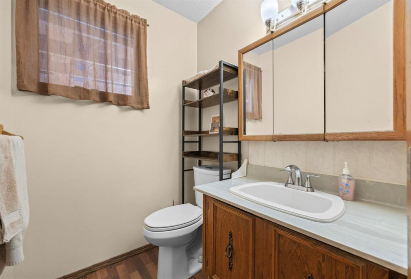 655 Laxdal, 3 Bedrooms Bedrooms, 10 Rooms Rooms,1 BathroomBathrooms,Residential,For Sale,Laxdal