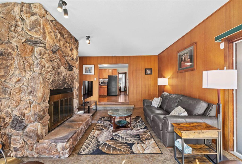 655 Laxdal, 3 Bedrooms Bedrooms, 10 Rooms Rooms,1 BathroomBathrooms,Residential,For Sale,Laxdal
