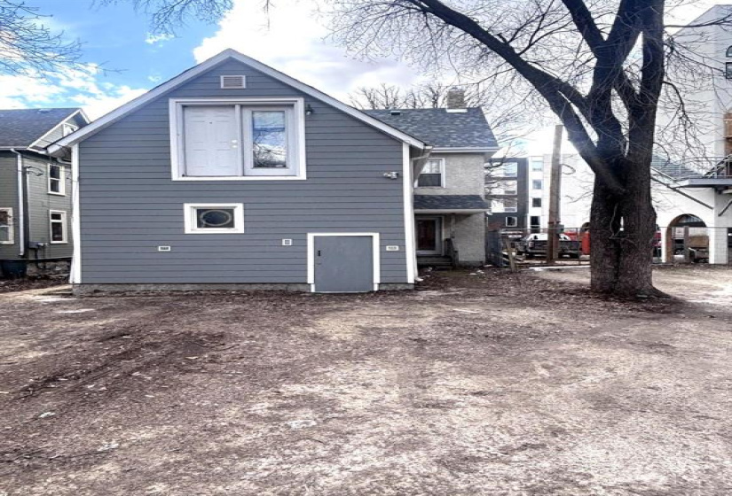 102 Scott, 3 Bedrooms Bedrooms, 12 Rooms Rooms,2 BathroomsBathrooms,Residential,For Sale,Scott