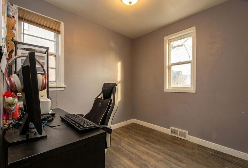 730 Henderson, 5 Bedrooms Bedrooms, 11 Rooms Rooms,2 BathroomsBathrooms,Residential,For Sale,Henderson