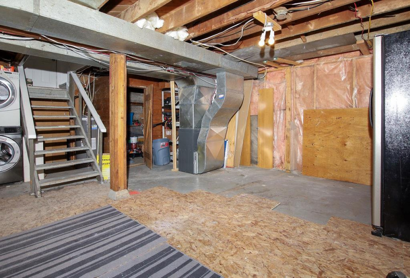730 Henderson, 5 Bedrooms Bedrooms, 11 Rooms Rooms,2 BathroomsBathrooms,Residential,For Sale,Henderson