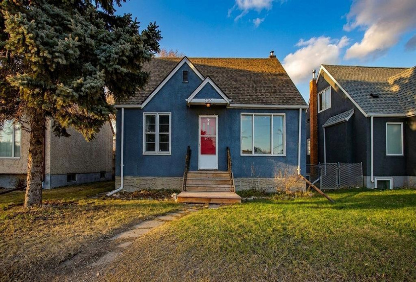 730 Henderson, 5 Bedrooms Bedrooms, 11 Rooms Rooms,2 BathroomsBathrooms,Residential,For Sale,Henderson