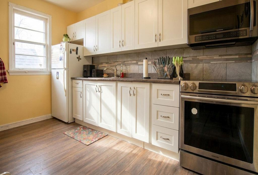 730 Henderson, 5 Bedrooms Bedrooms, 11 Rooms Rooms,2 BathroomsBathrooms,Residential,For Sale,Henderson