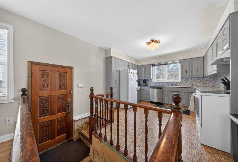 139 Bank, 2 Bedrooms Bedrooms, 10 Rooms Rooms,2 BathroomsBathrooms,Residential,For Sale,Bank