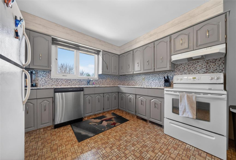 139 Bank, 2 Bedrooms Bedrooms, 10 Rooms Rooms,2 BathroomsBathrooms,Residential,For Sale,Bank