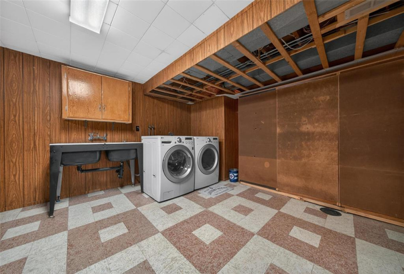 139 Bank, 2 Bedrooms Bedrooms, 10 Rooms Rooms,2 BathroomsBathrooms,Residential,For Sale,Bank