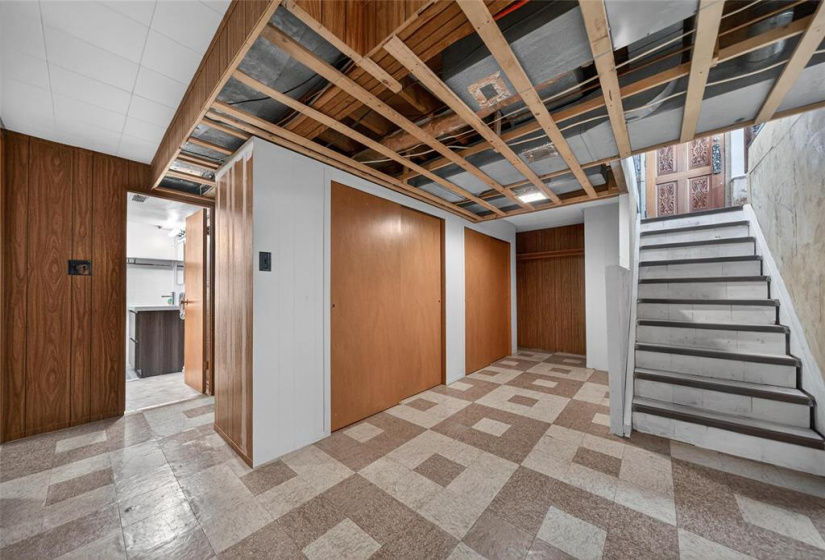 139 Bank, 2 Bedrooms Bedrooms, 10 Rooms Rooms,2 BathroomsBathrooms,Residential,For Sale,Bank