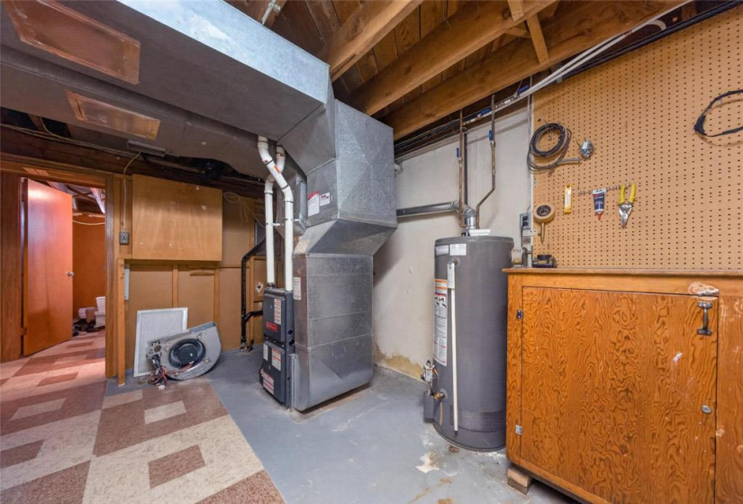 139 Bank, 2 Bedrooms Bedrooms, 10 Rooms Rooms,2 BathroomsBathrooms,Residential,For Sale,Bank