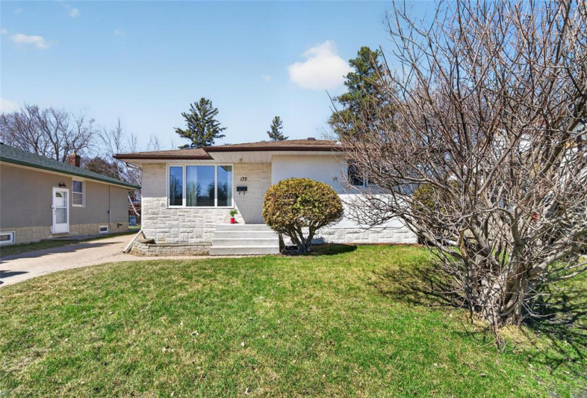 139 Bank, 2 Bedrooms Bedrooms, 10 Rooms Rooms,2 BathroomsBathrooms,Residential,For Sale,Bank