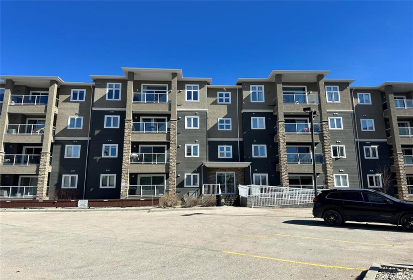 1143 St Anne's, 3 Bedrooms Bedrooms, 8 Rooms Rooms,2 BathroomsBathrooms,Condominium,For Sale,St Anne's