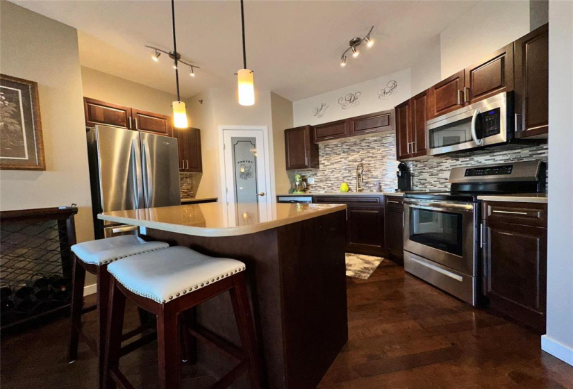 1143 St Anne's, 3 Bedrooms Bedrooms, 8 Rooms Rooms,2 BathroomsBathrooms,Condominium,For Sale,St Anne's