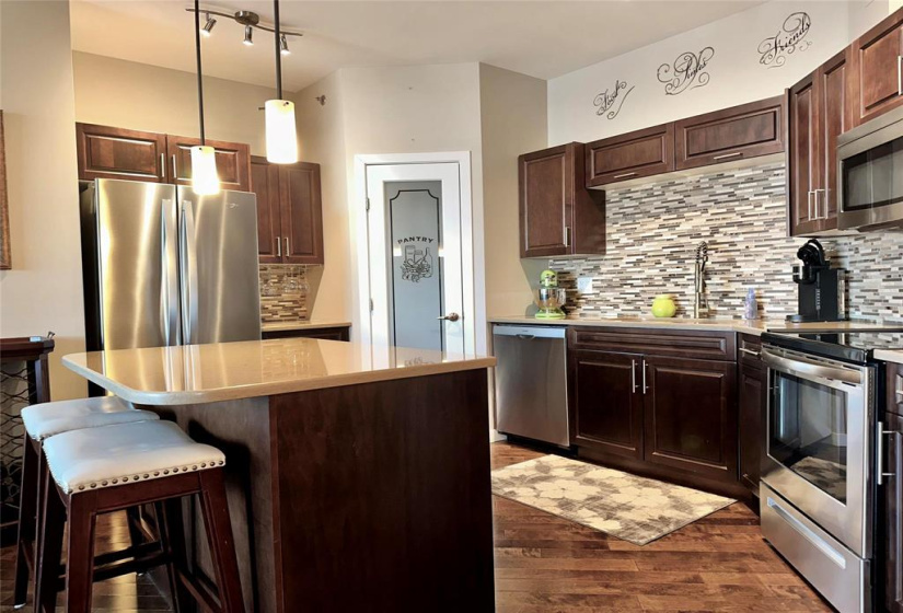 1143 St Anne's, 3 Bedrooms Bedrooms, 8 Rooms Rooms,2 BathroomsBathrooms,Condominium,For Sale,St Anne's