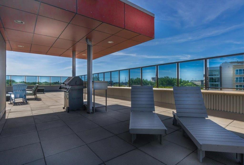 Roof top Sun deck-access 5th floor