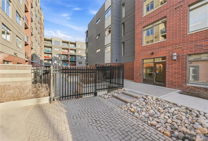 25 Amy, 2 Bedrooms Bedrooms, 7 Rooms Rooms,1 BathroomBathrooms,Condominium,For Sale,Amy