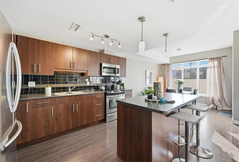25 Amy, 2 Bedrooms Bedrooms, 7 Rooms Rooms,1 BathroomBathrooms,Condominium,For Sale,Amy