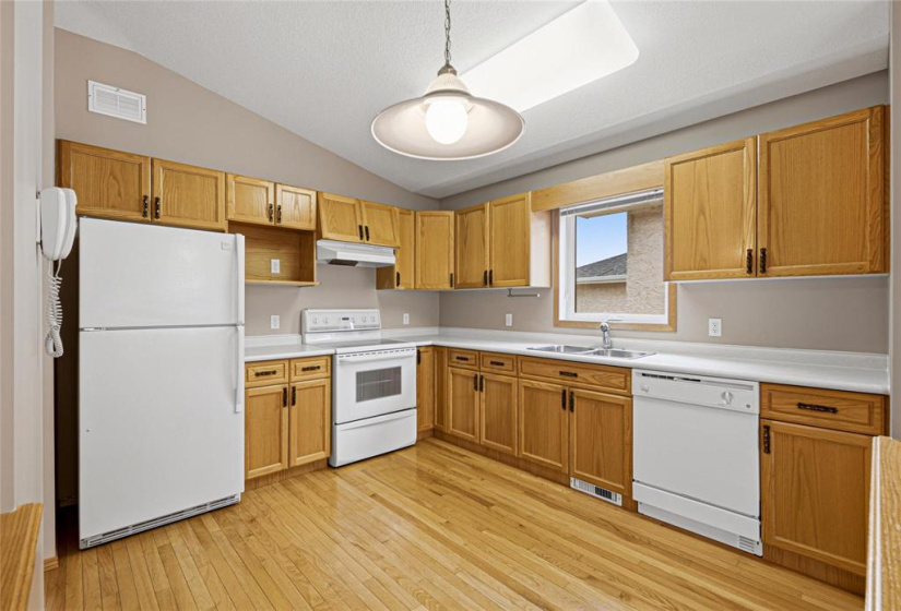 59 Lakeview, 3 Bedrooms Bedrooms, 9 Rooms Rooms,2 BathroomsBathrooms,Condominium,For Sale,Lakeview