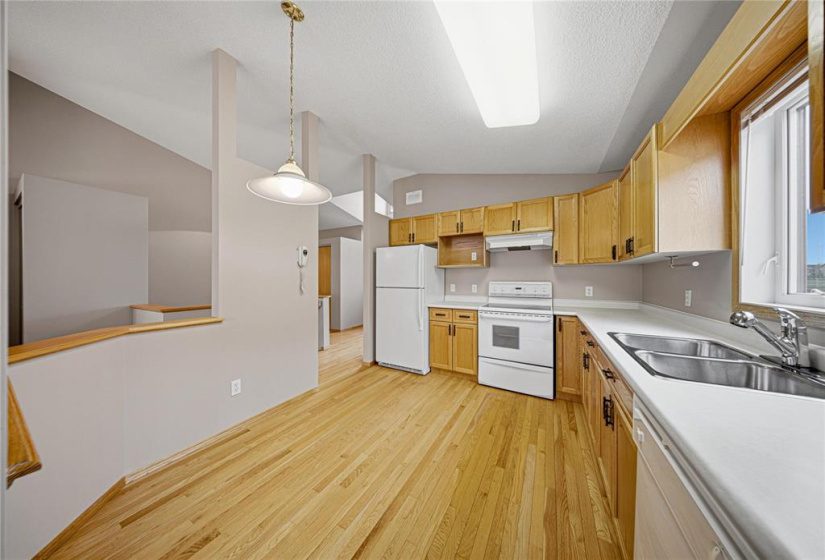 59 Lakeview, 3 Bedrooms Bedrooms, 9 Rooms Rooms,2 BathroomsBathrooms,Condominium,For Sale,Lakeview
