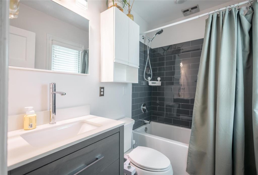 596 Cote, 3 Bedrooms Bedrooms, 9 Rooms Rooms,1 BathroomBathrooms,Residential,For Sale,Cote